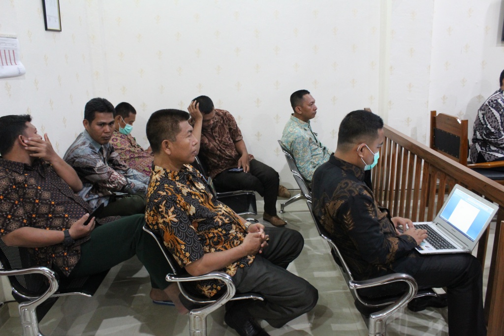 Peserta Rapat Bapak.JPG